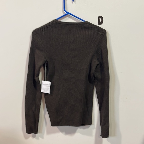 Top - Picture 3 of 3